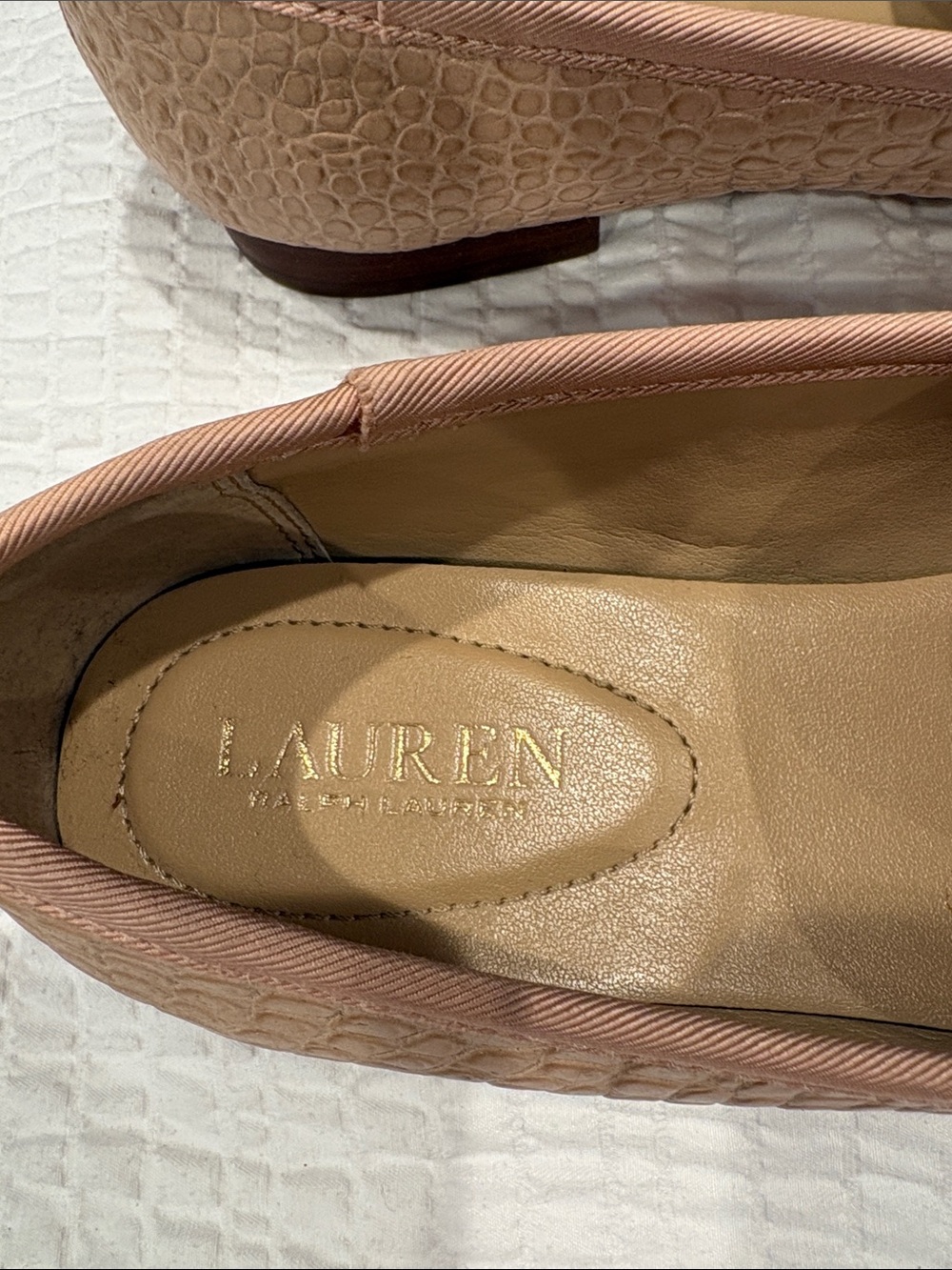 Ralph Lauren Blush Pink Croc-Embossed Leather Flats
Size 8 - Picture 4 of 6